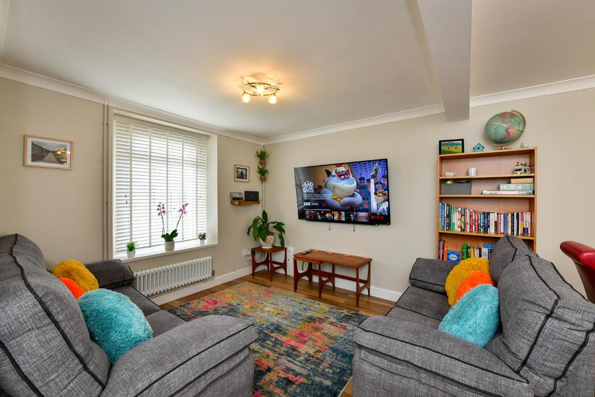 Free Parking - Heart Of The City - Superb Townhouse & Garden - Peaceful Area But Only 5Min Walk To Beach, Shops, Bars, Arena, Marina, Parks Swansea Exterior photo